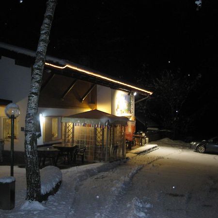 Albergo Pineta Castello-Molina di Fiemme Exterior photo